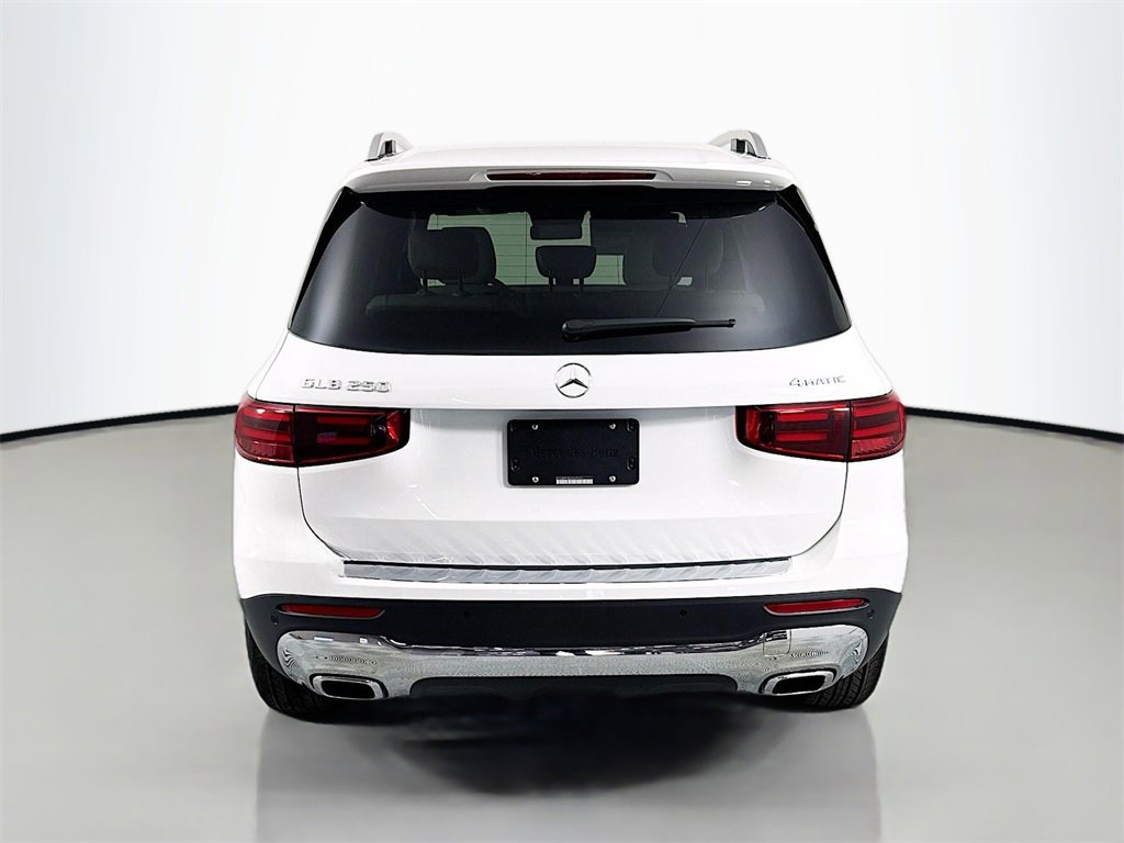 Used 2025 Mercedes-Benz GLB 250 4MATIC image 6