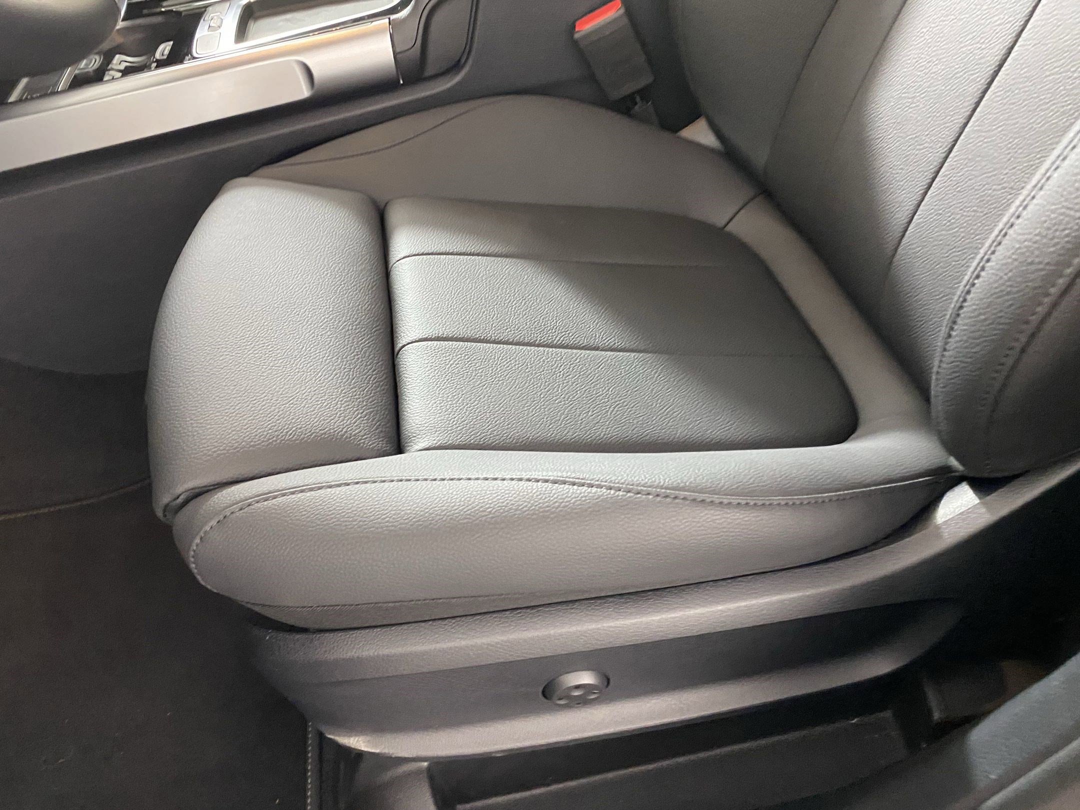 New 2025 Mercedes-Benz GLB 250 4MATIC image 12