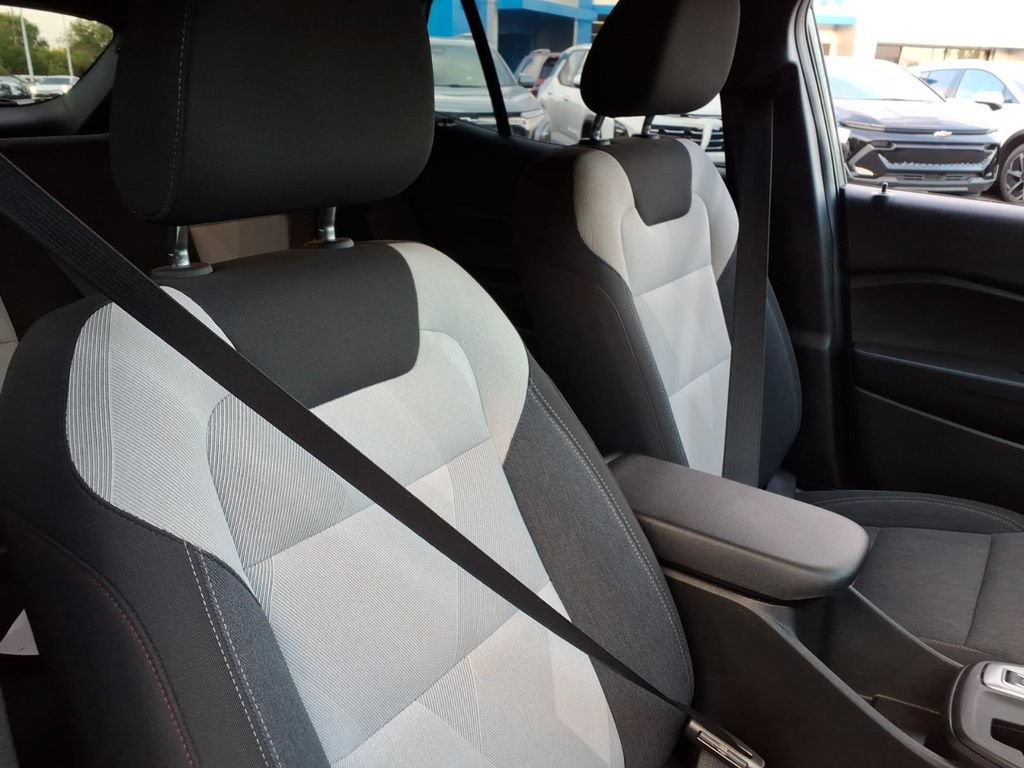 Certified 2024 Chevrolet Trax RS w/ Driver Confidence Package FWD image 19