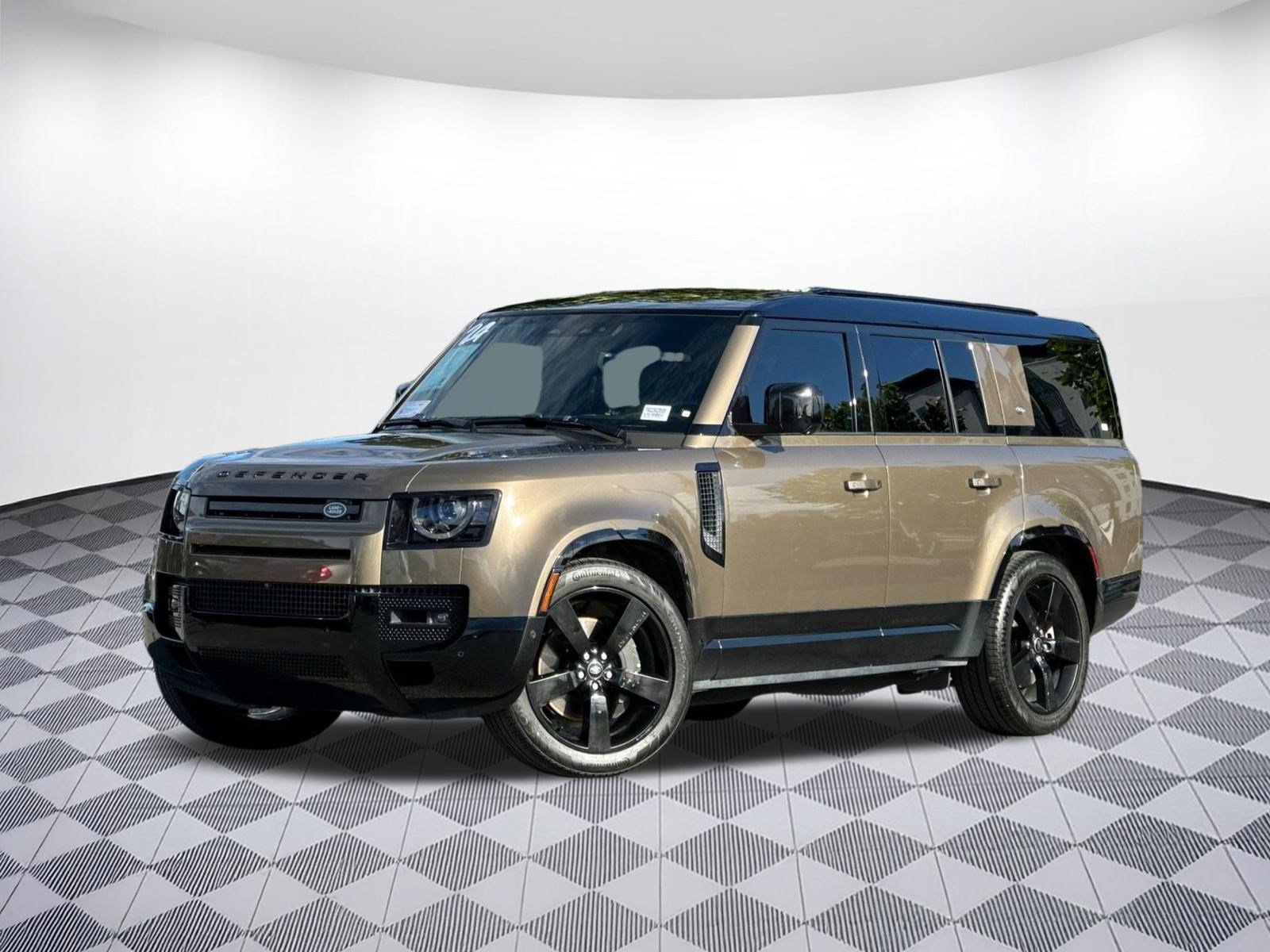 Used 2024 Land Rover Defender 130 X-Dynamic SE AWD/4WD image 32