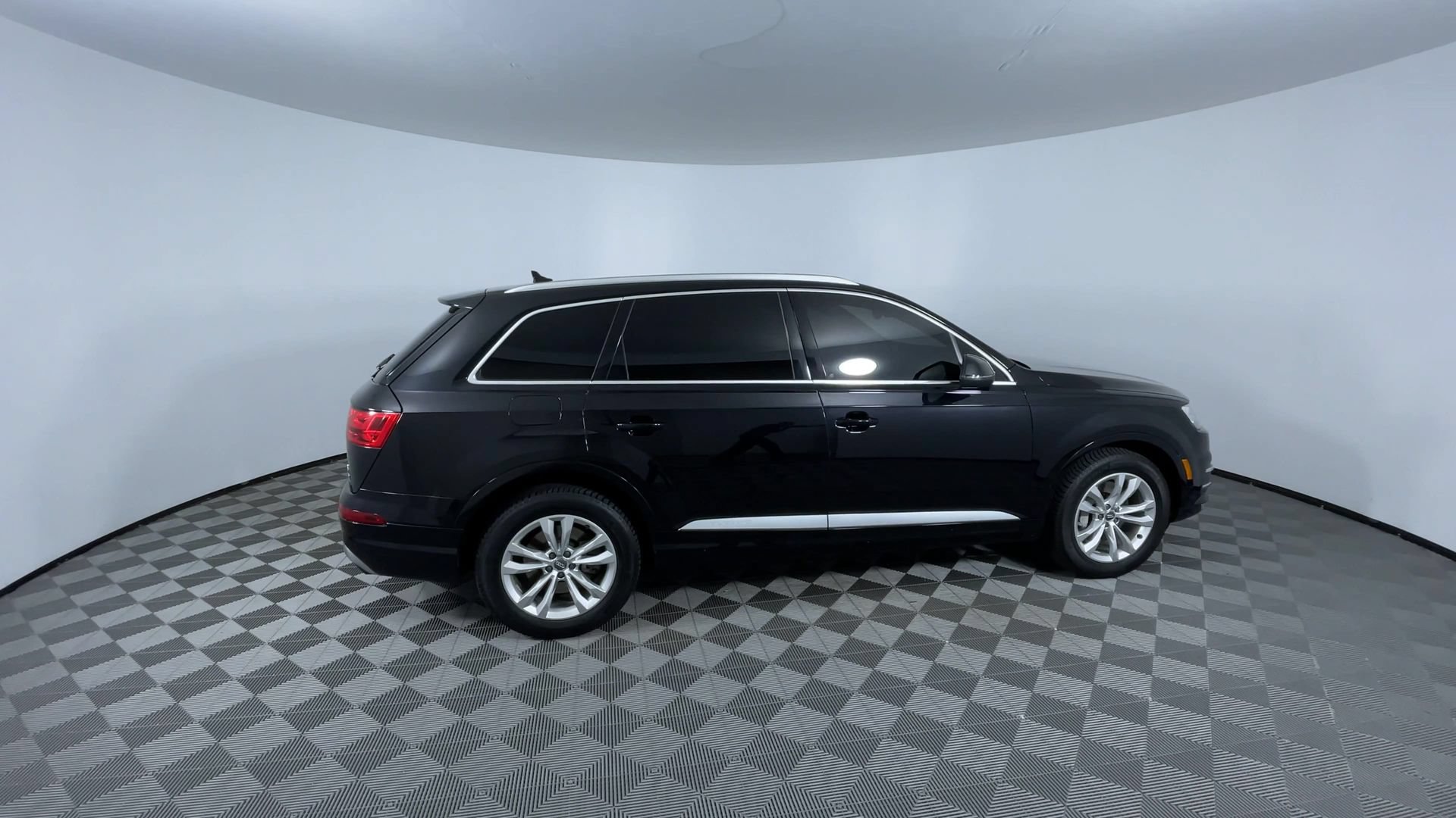 Used 2018 Audi Q7 3.0T Premium Plus w/ Premium Plus Package AWD/4WD image 9