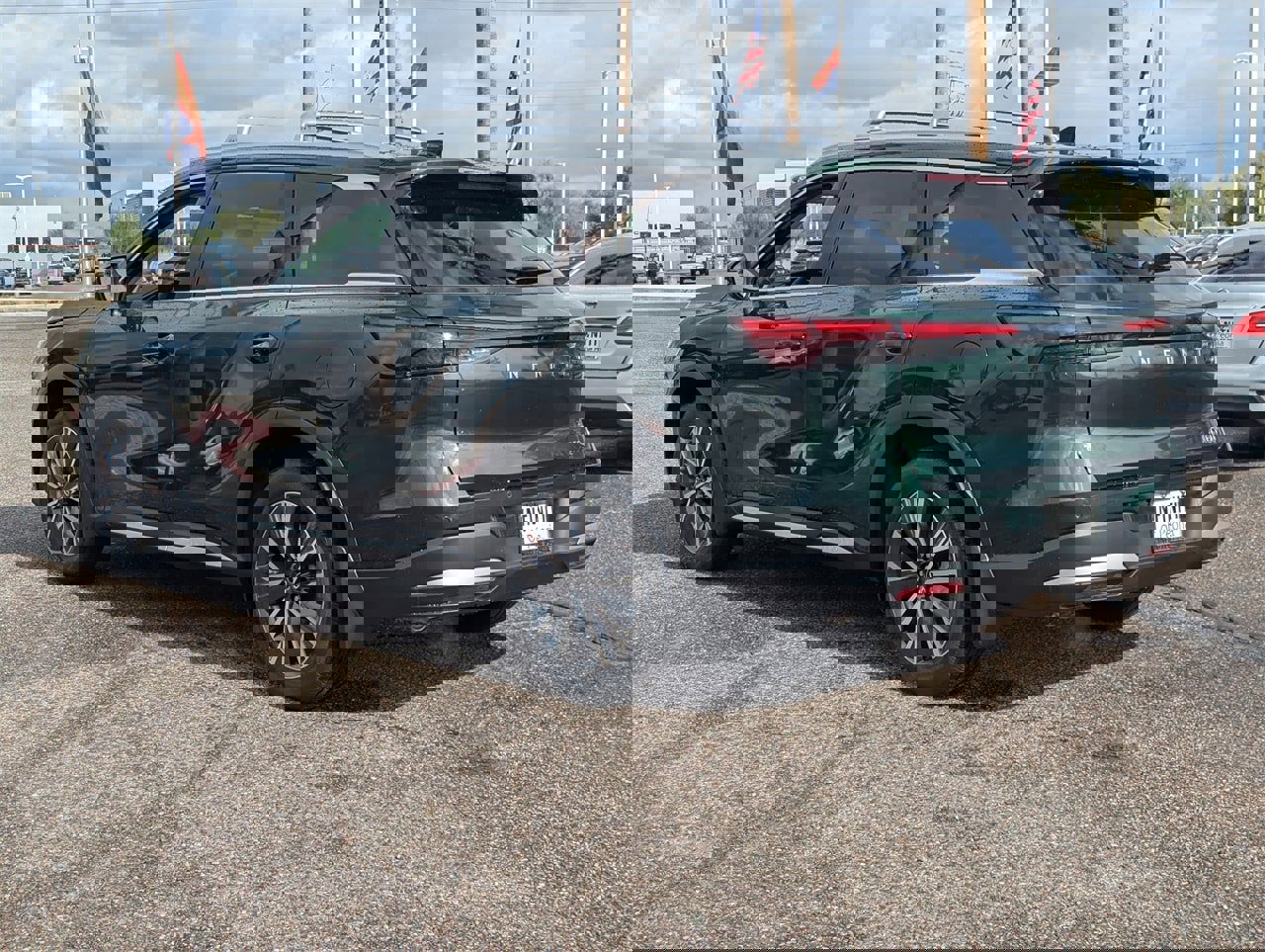 New 2026 INFINITI QX60 Luxe w/ Family Package image 3