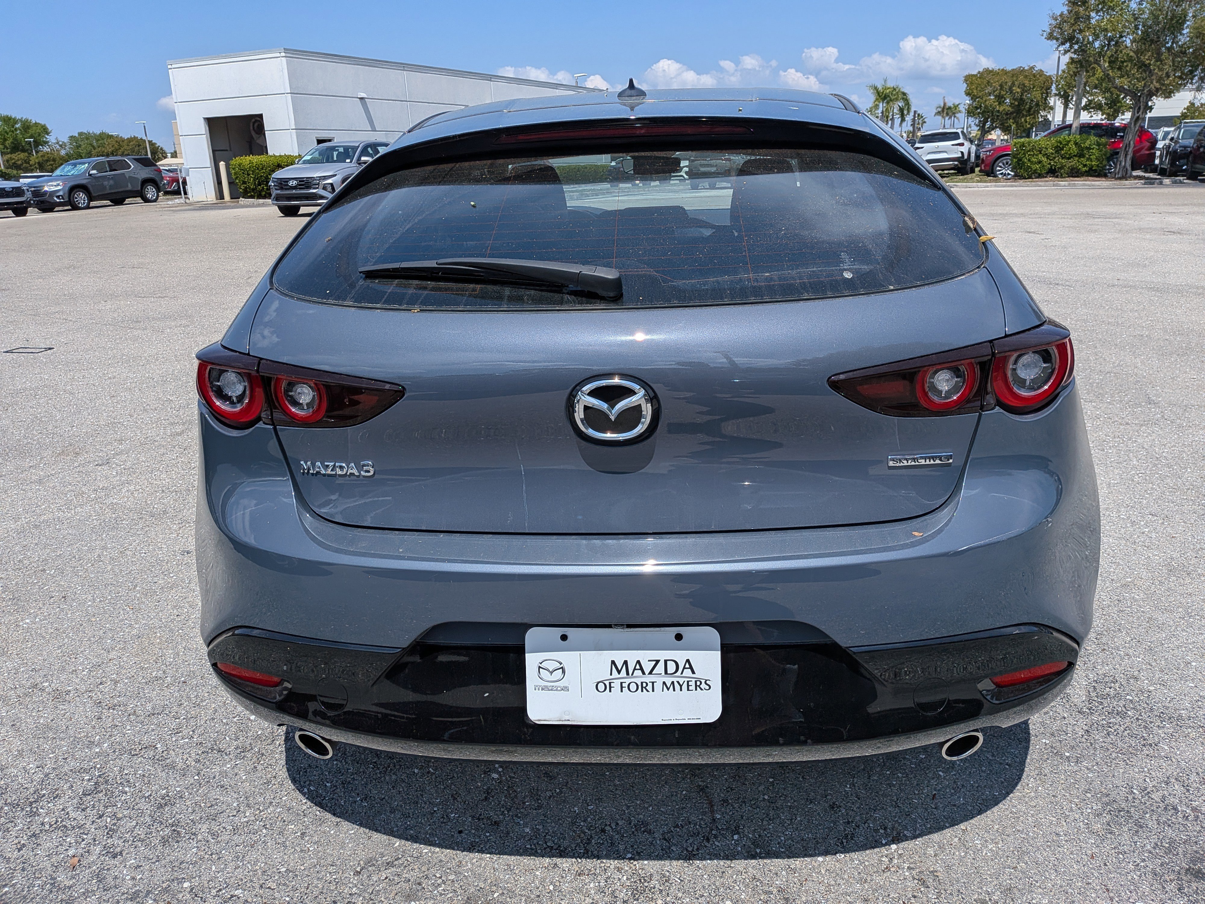 Used 2025 MAZDA MAZDA3 2.5 S Hatchback w/ Premium Pkg image 5