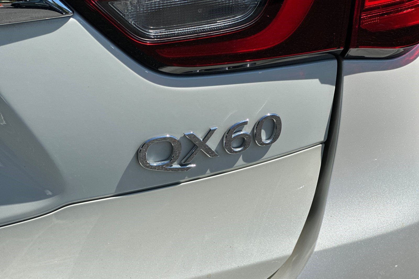 Used 2019 INFINITI QX60 Luxe w/ Essential Package AWD/4WD image 18