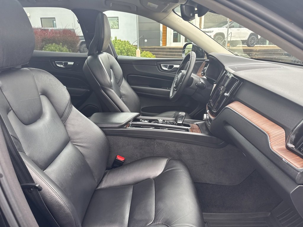 Used 2023 Volvo XC60 B5 Plus w/ Climate Package image 30