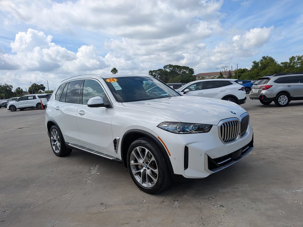Used 2024 BMW X5 sDrive40i w/ Premium Package RWD image 2
