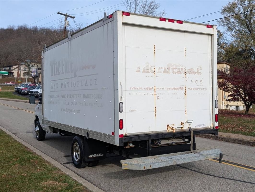 Used 2017 Ford E-450 and Econoline 450 Super Duty RWD image 8