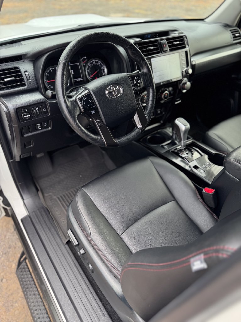 Used 2024 Toyota 4Runner TRD Off-Road Premium AWD/4WD image 29