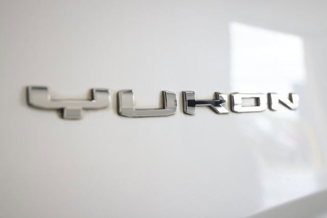 Used 2021 GMC Yukon XL SLT w/ SLT Premium Package AWD/4WD image 11