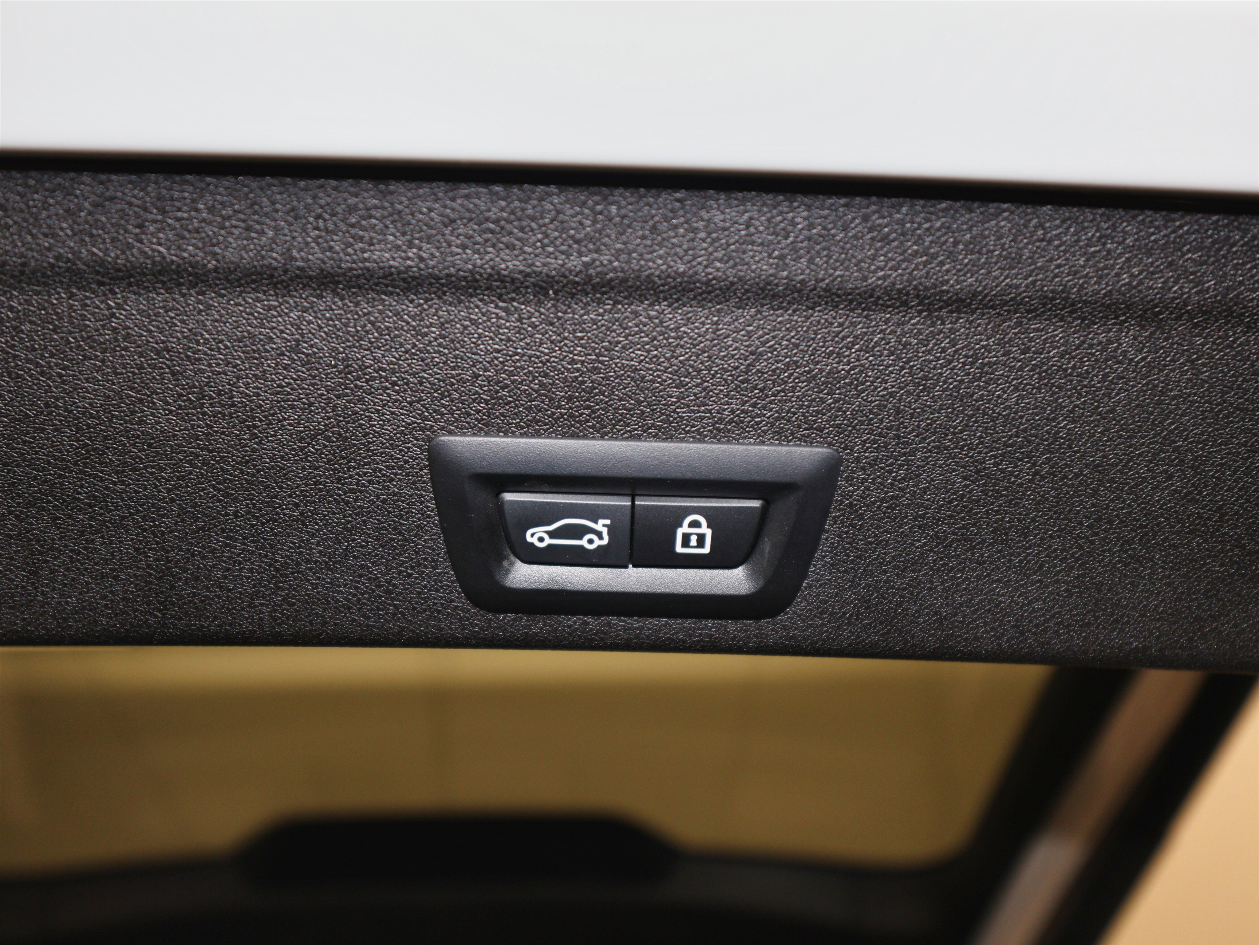 Used 2021 BMW X6 M w/ Executive Package image 13