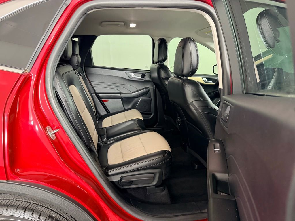 Used 2022 Ford Escape Titanium w/ Titanium Elite Package image 31