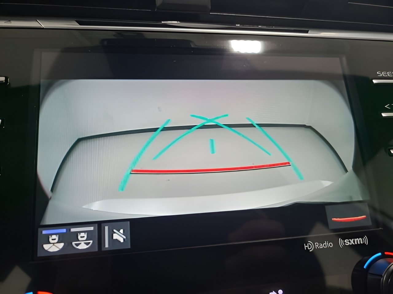Used 2020 Toyota Camry XLE FWD image 31