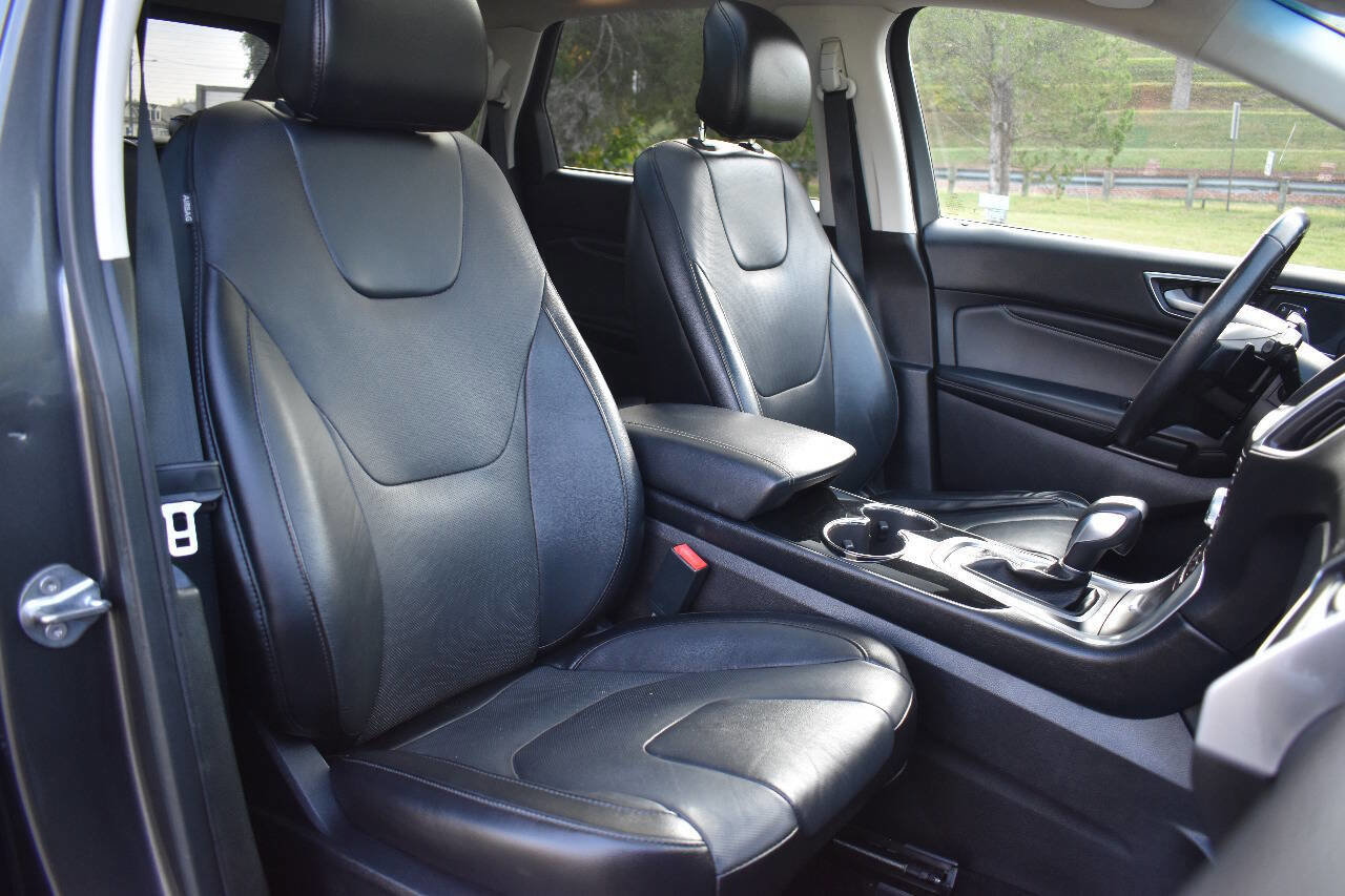 Used 2017 Ford Edge Titanium w/ Equipment Group 301A image 13