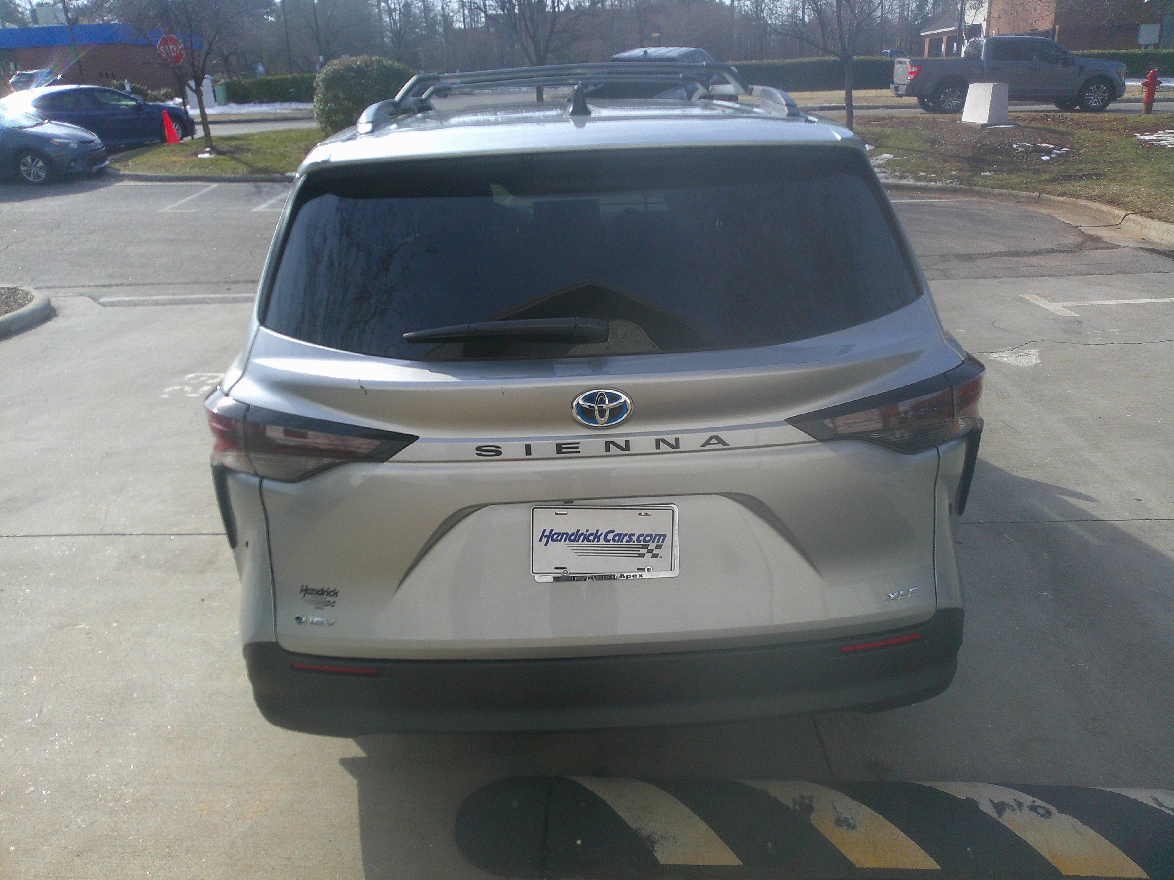 Used 2025 Toyota Sienna XLE image 11