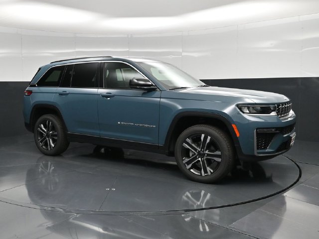 New 2027 Jeep Grand Cherokee Limited w/ Trailer Tow Package AWD/4WD image 3