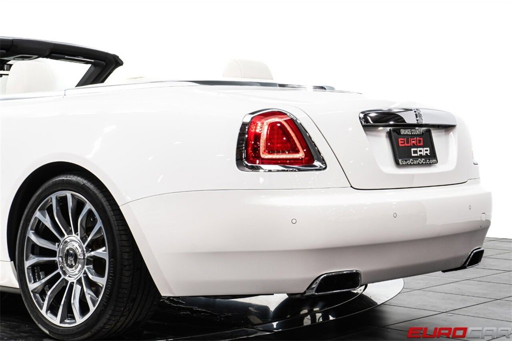 Used 2018 Rolls-Royce Dawn image 16