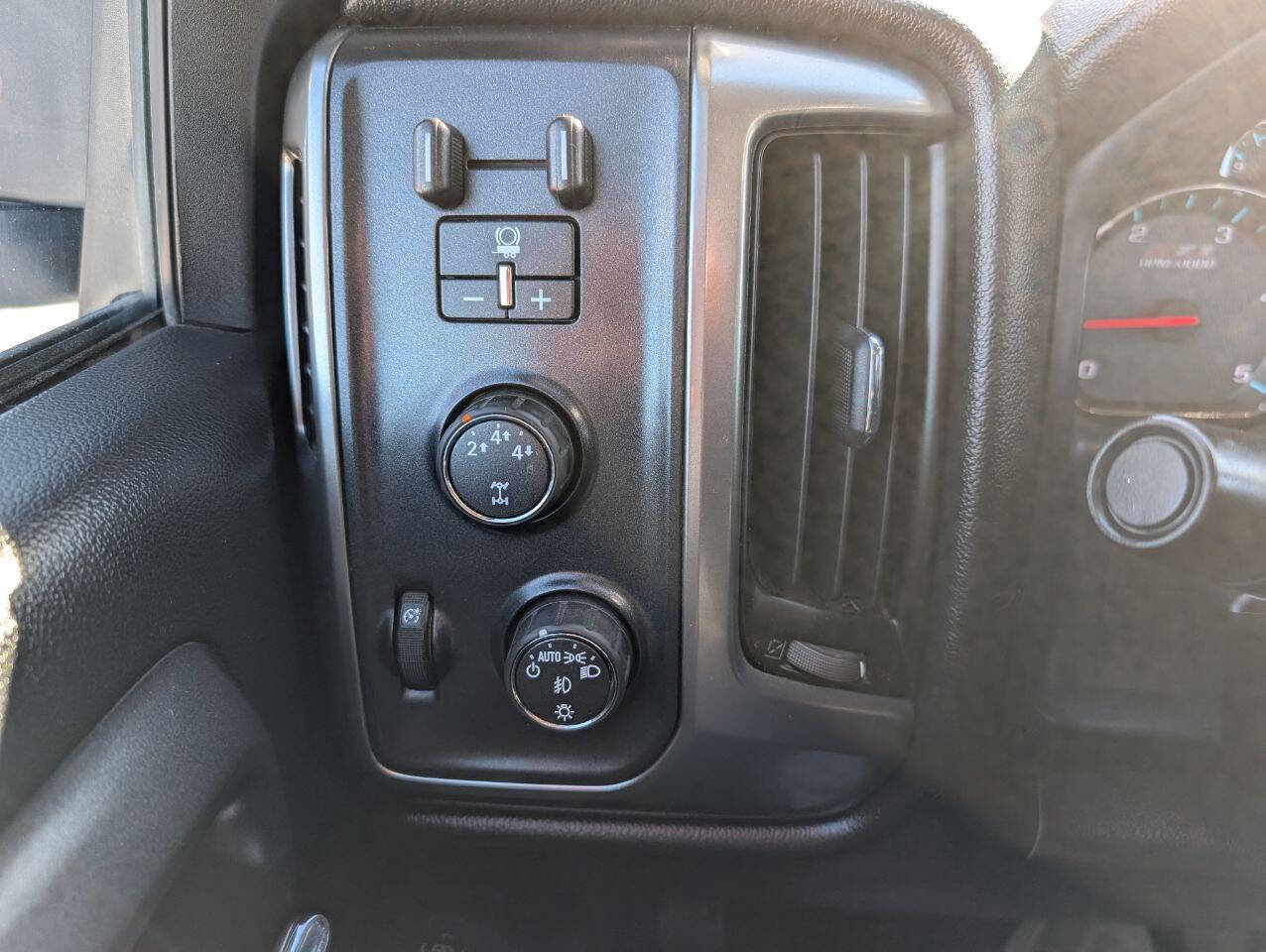 Used 2016 Chevrolet Silverado 3500 LT w/ LT Convenience Package AWD/4WD image 16