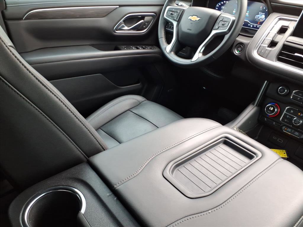 Used 2024 Chevrolet Tahoe LT w/ Luxury Package RWD image 16