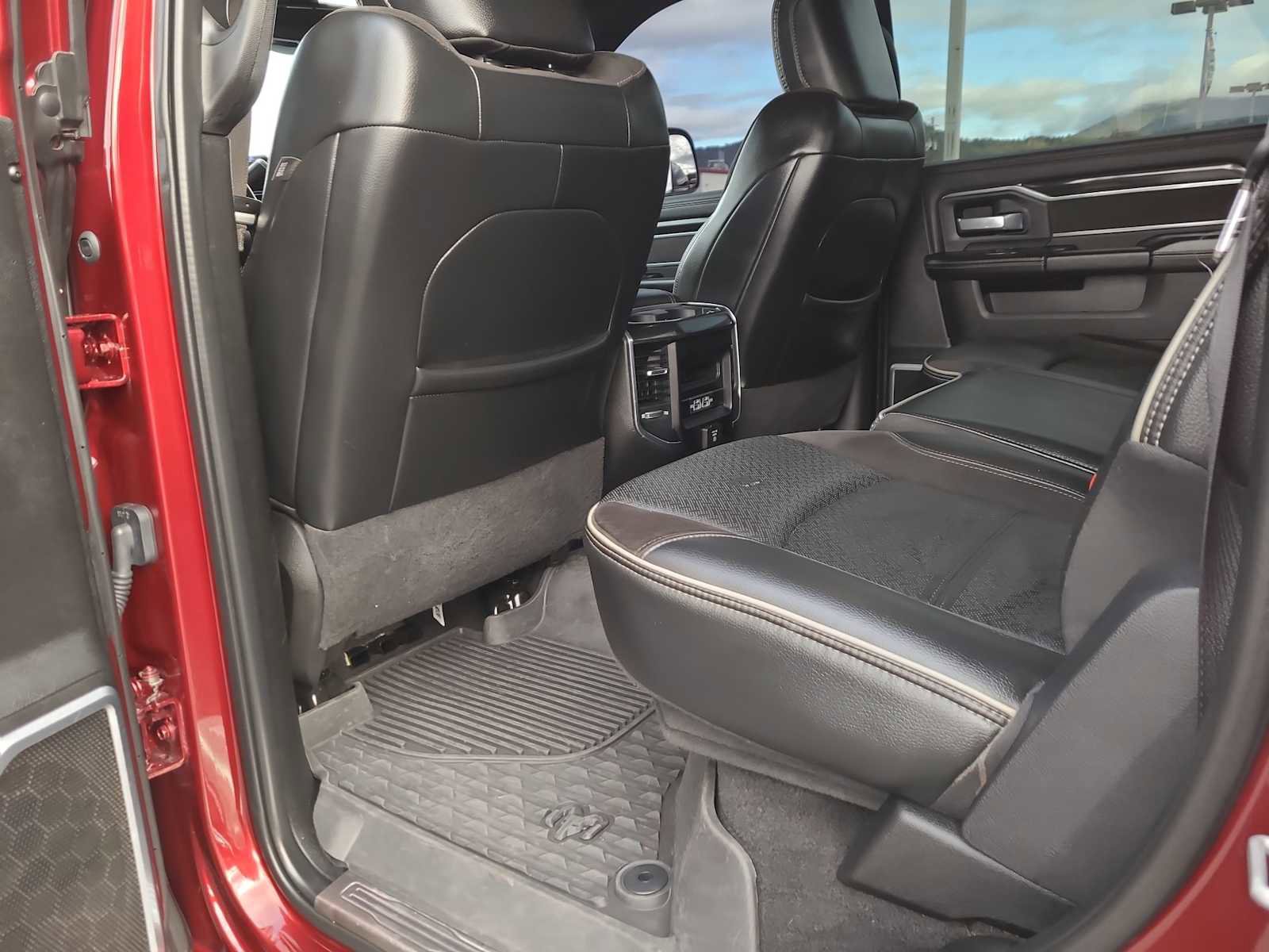 Used 2022 RAM 2500 Laramie w/ Night Edition image 20