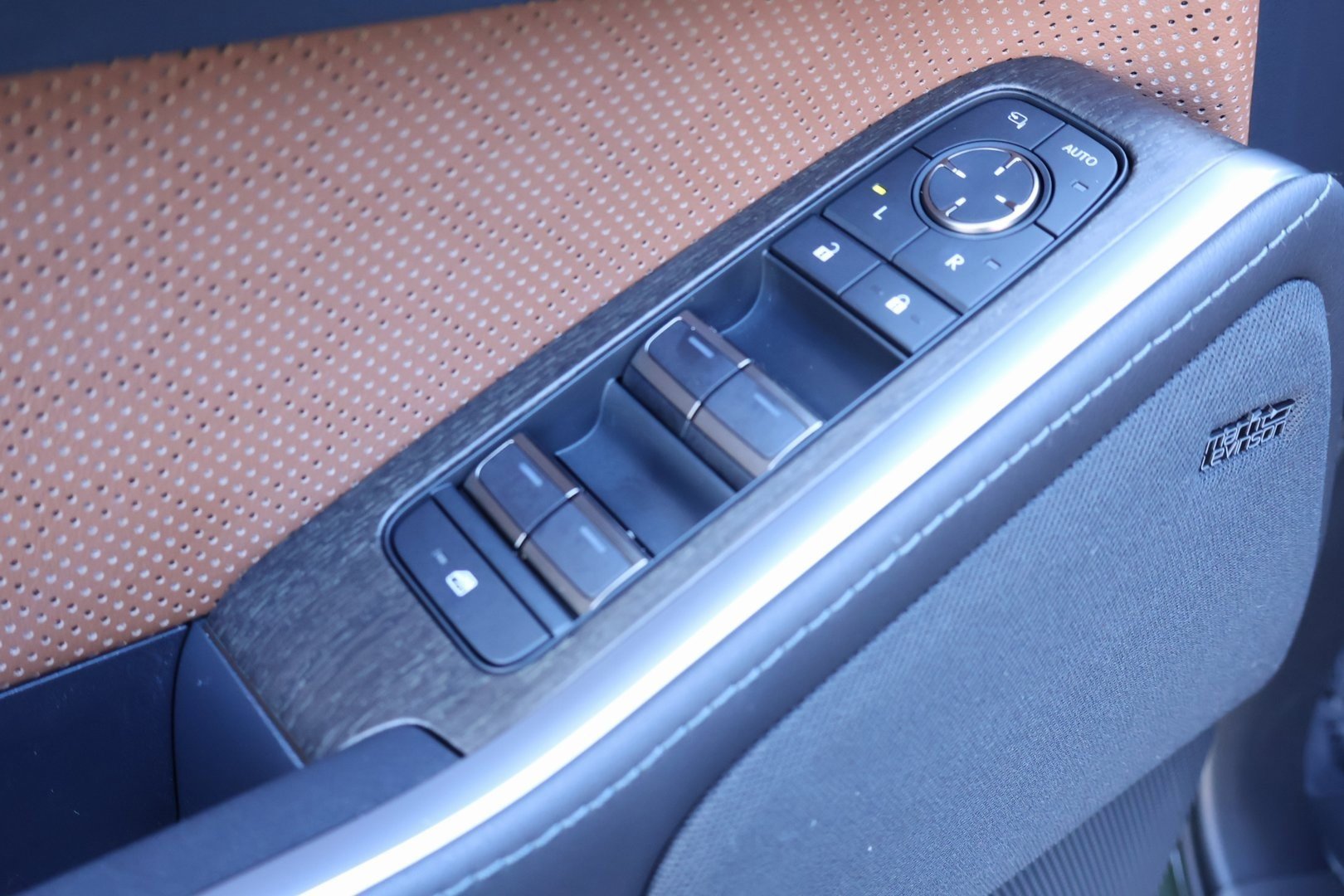 Used 2025 Lexus GX 550 image 11