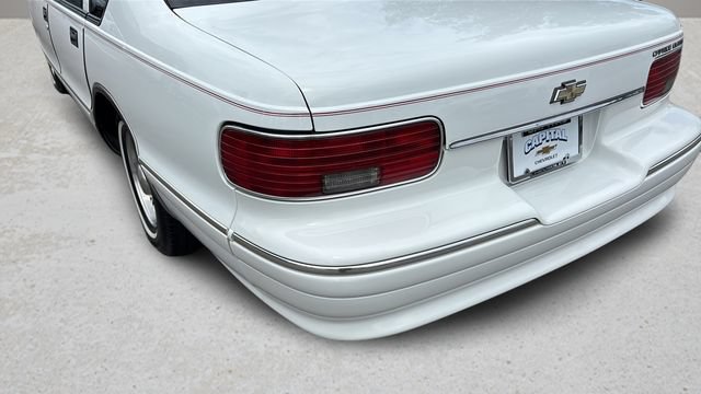 Used 1996 Chevrolet Caprice SS RWD image 32