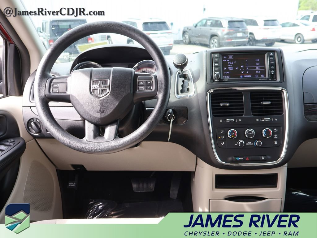 Used 2018 Dodge Grand Caravan SE FWD image 17