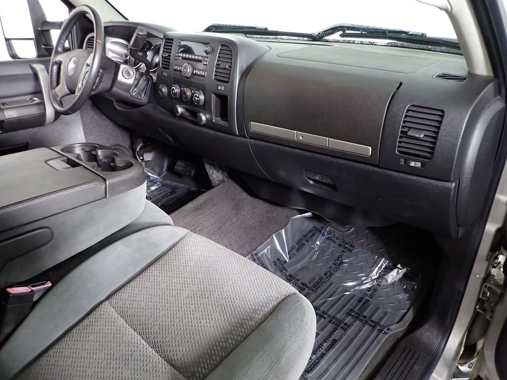Used 2007 Chevrolet Silverado 2500 LT w/ Suspension Package, Off-Road AWD/4WD image 36