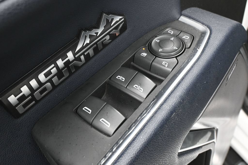 Used 2023 Chevrolet Silverado 1500 High Country w/ Technology Package RWD image 14