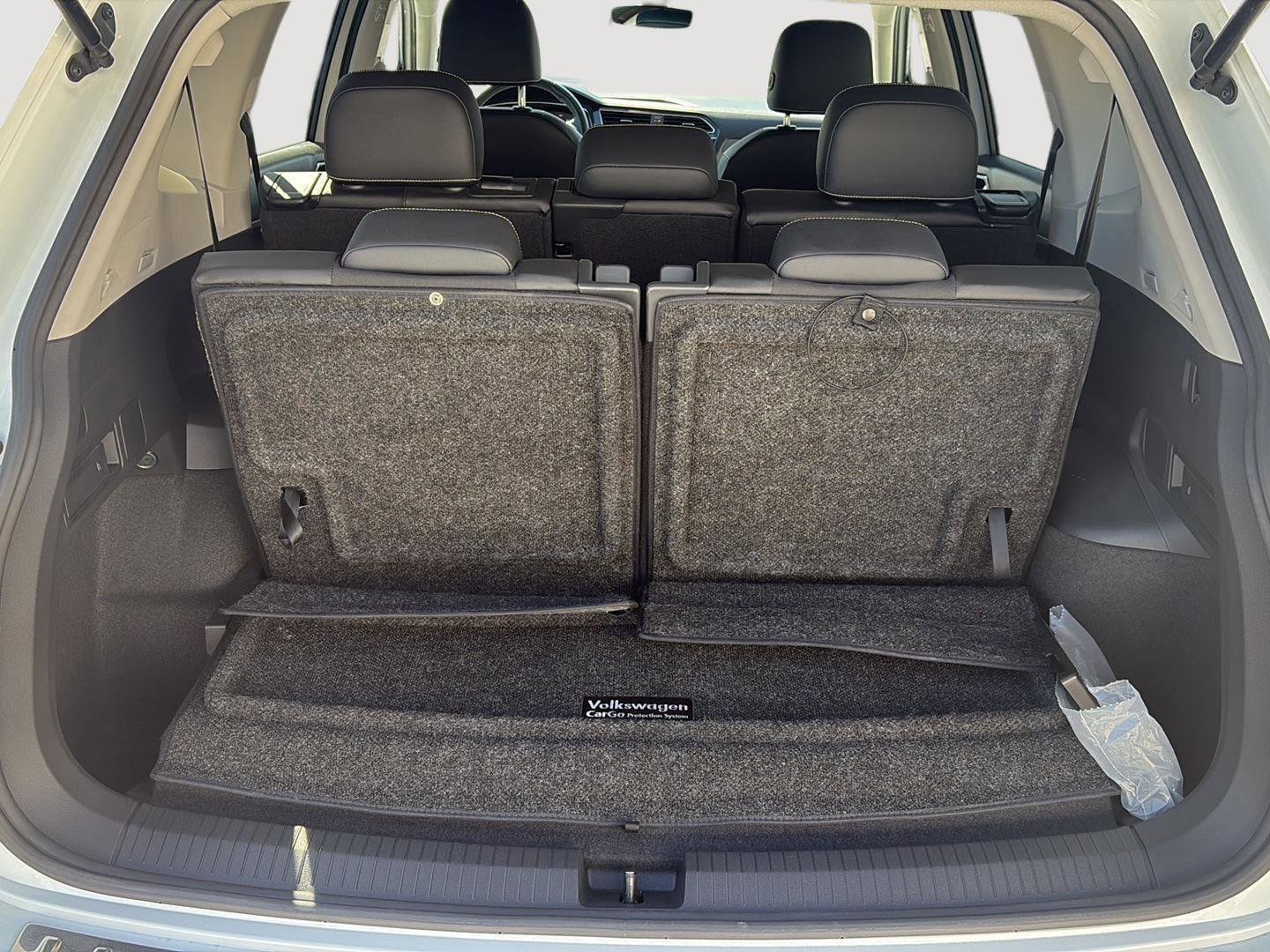 Used 2023 Volkswagen Tiguan SE image 10