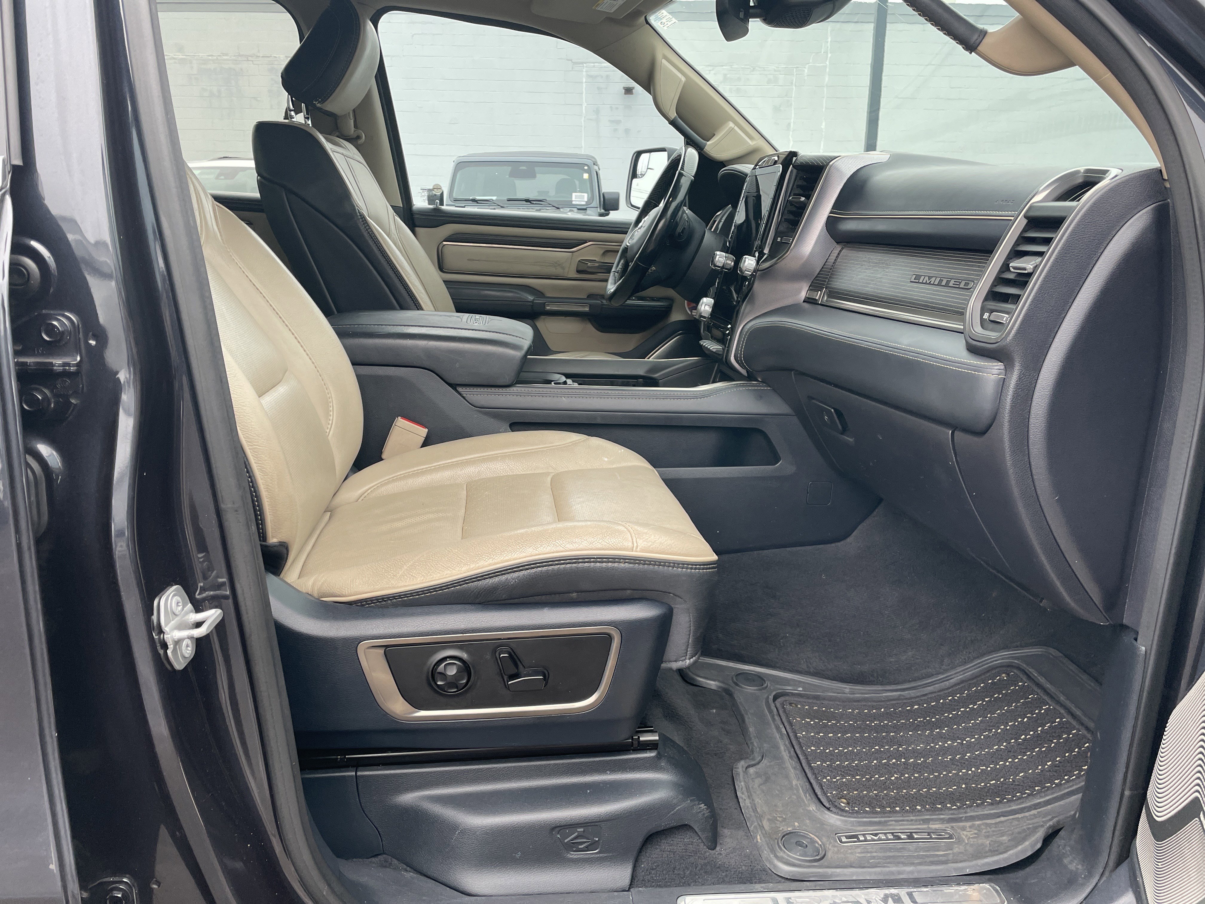 Used 2020 RAM 1500 Limited image 12