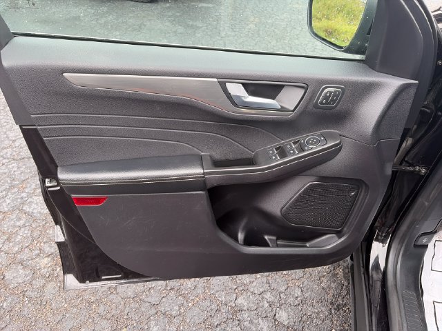 Used 2022 Ford Escape Titanium AWD/4WD image 14