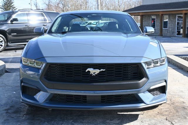 Used 2024 Ford Mustang Premium image 2