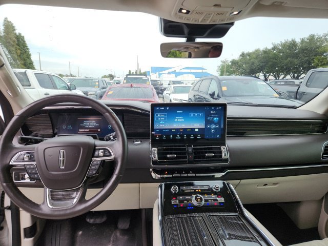 Used 2024 Lincoln Navigator L Black Label AWD/4WD image 10