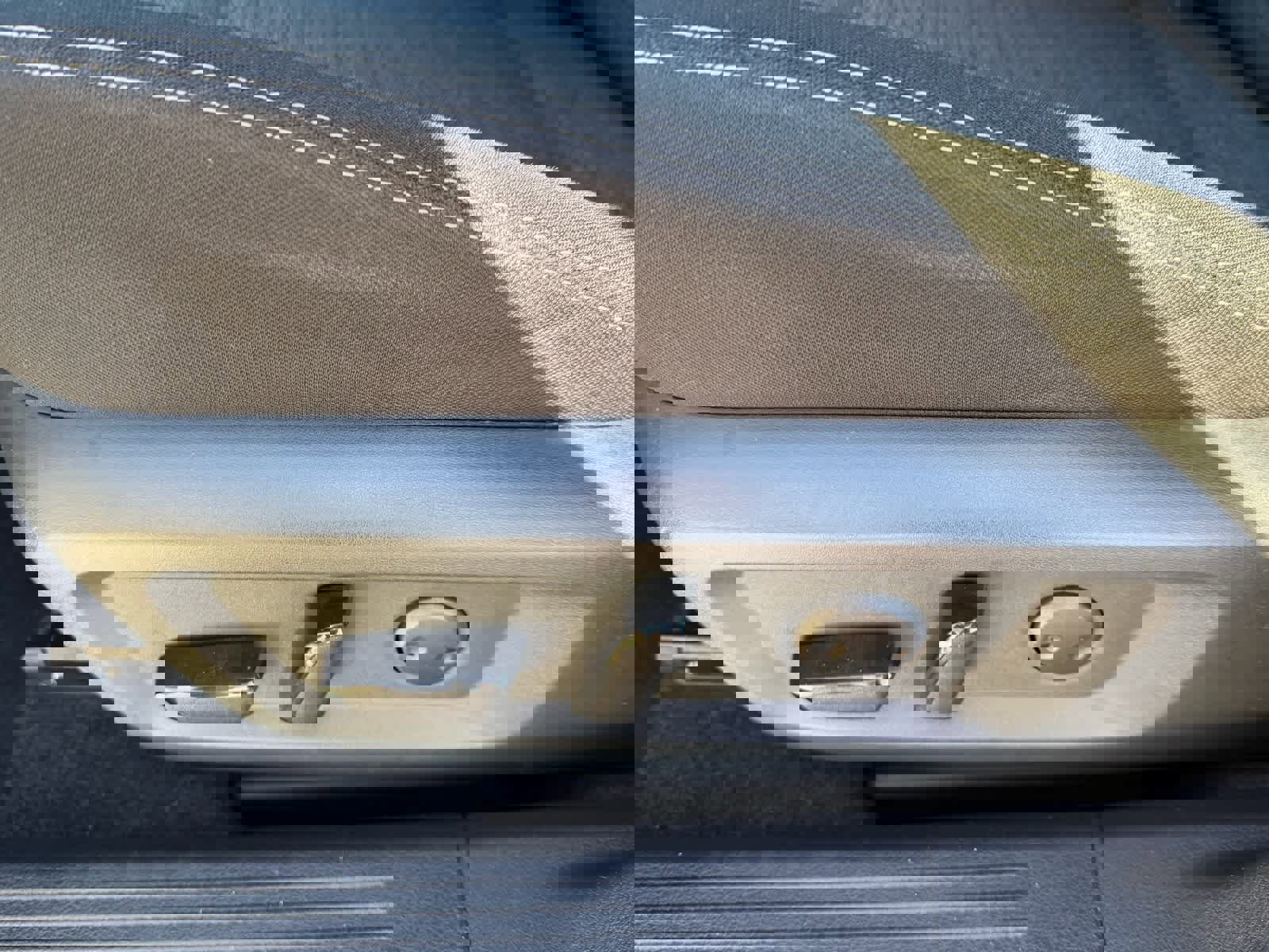 Used 2022 Nissan Rogue SV image 15