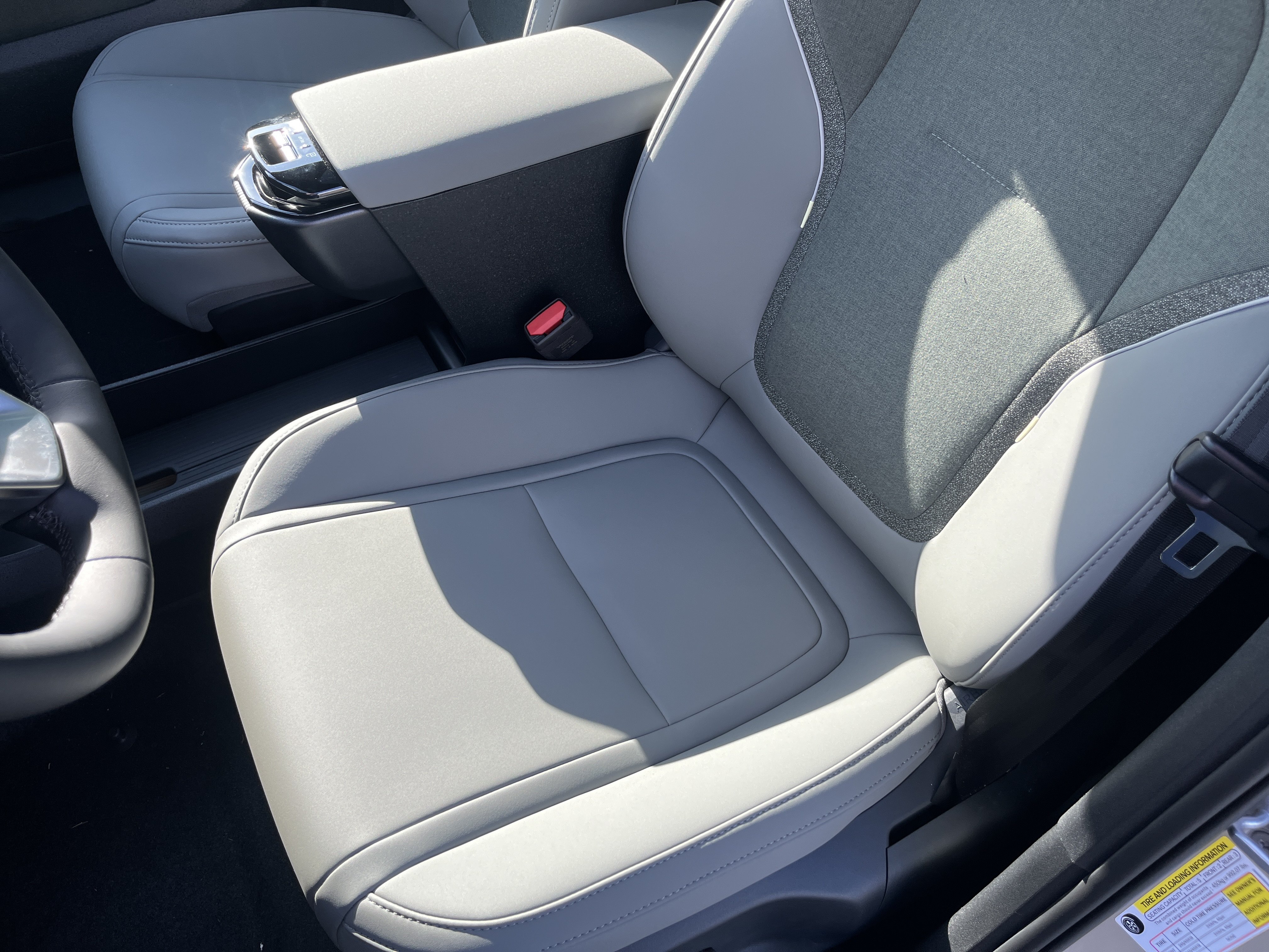 New 2026 Volvo EX30 Plus w/ Climate Package RWD image 18