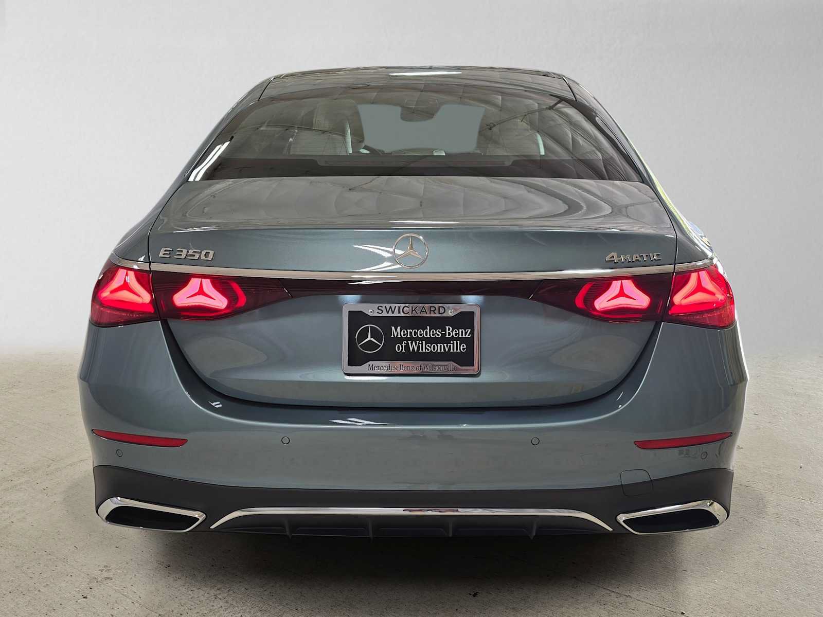 Used 2026 Mercedes-Benz E 350 4MATIC Sedan image 4