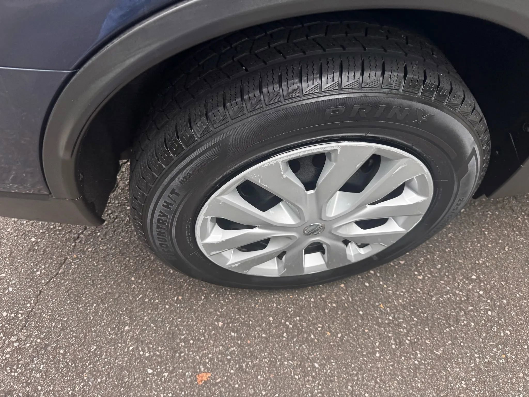 Used 2015 Nissan Rogue S image 13