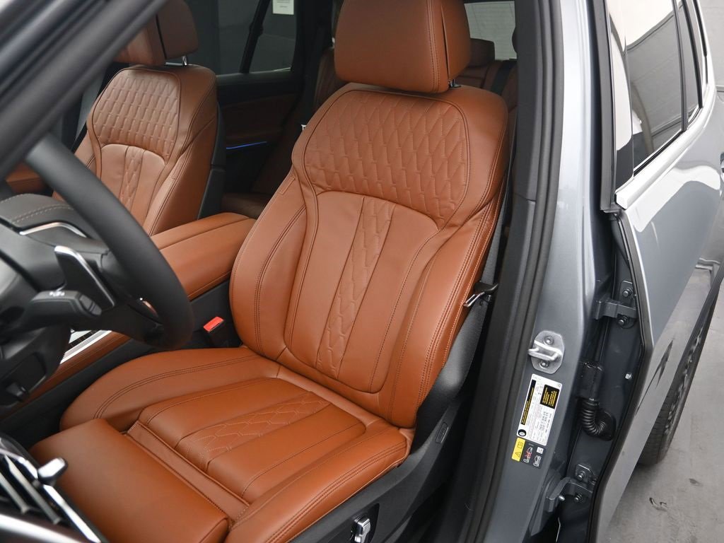 Used 2026 BMW X5 xDrive50e w/ Premium Package image 13
