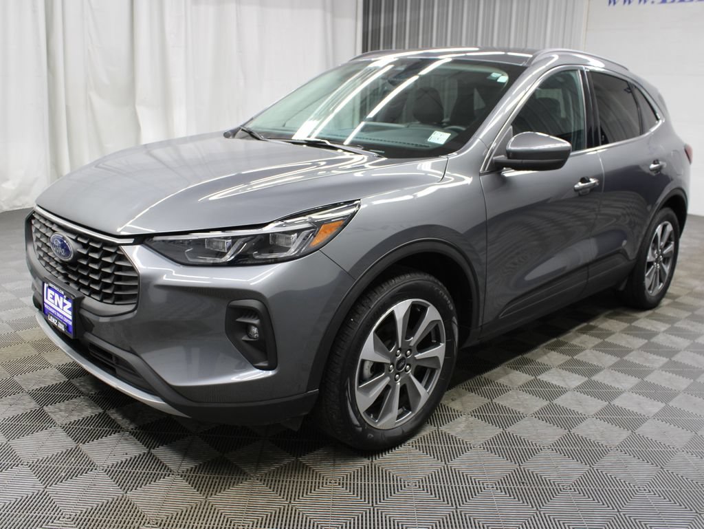 Used 2025 Ford Escape Platinum AWD/4WD image 9