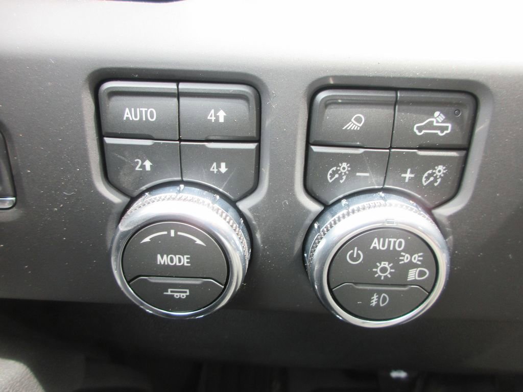 New 2026 GMC Sierra 3500 AT4 w/ AT4 Premium Plus Package AWD/4WD image 18