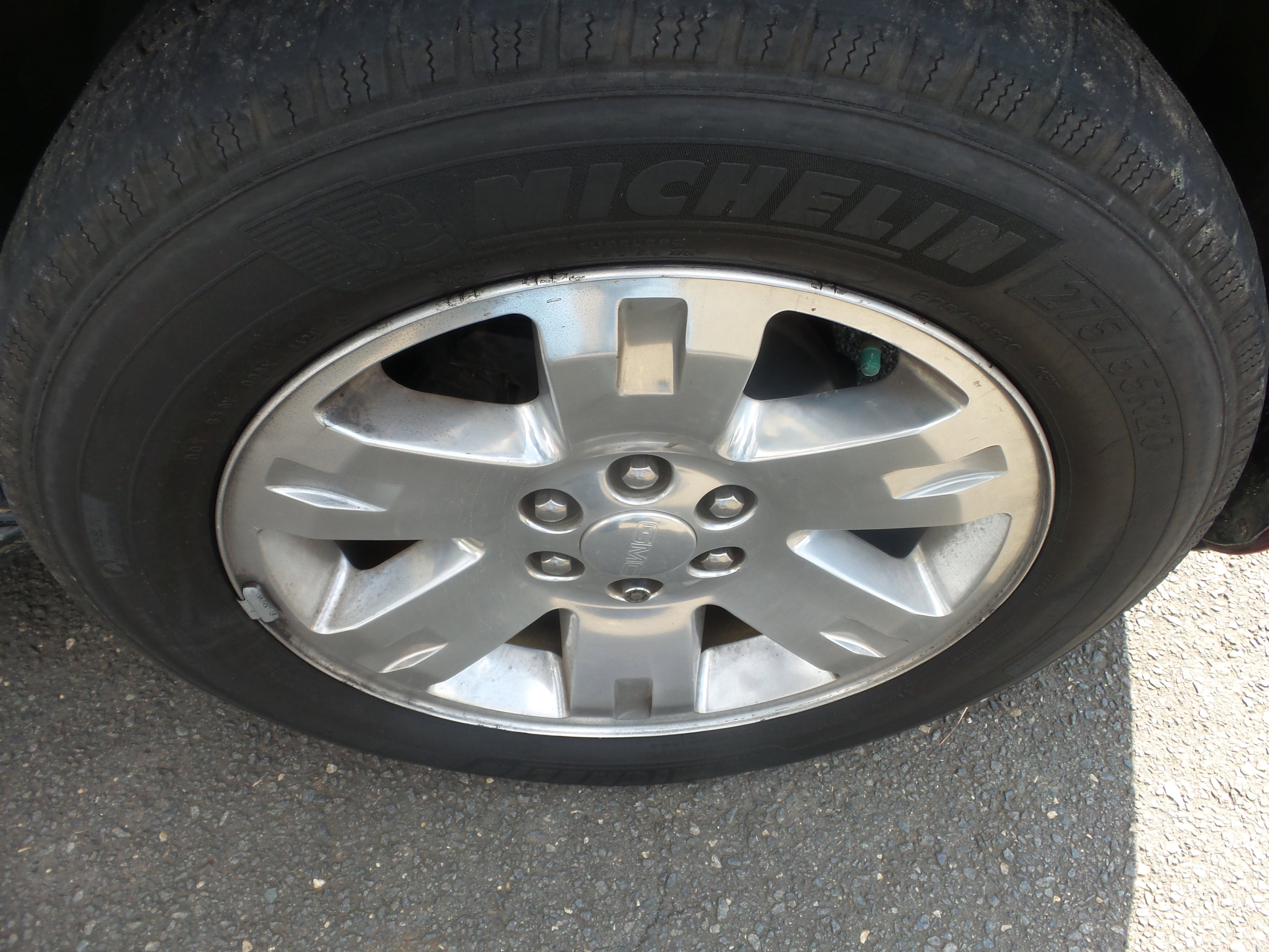 Used 2013 GMC Yukon SLT w/ SLT Chrome Package image 8