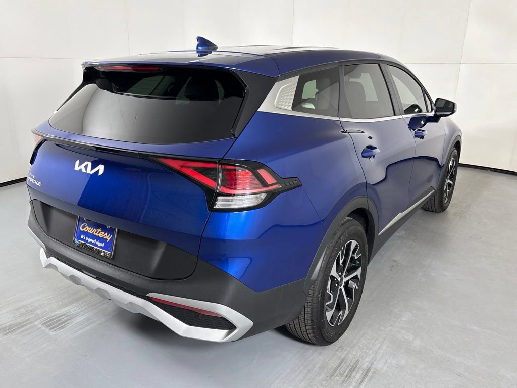 Used 2025 Kia Sportage EX FWD image 8