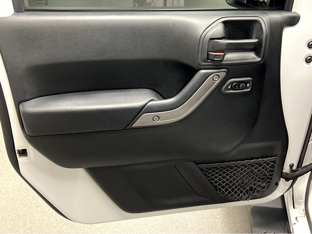 Used 2018 Jeep Wrangler Unlimited Sport S AWD/4WD image 35