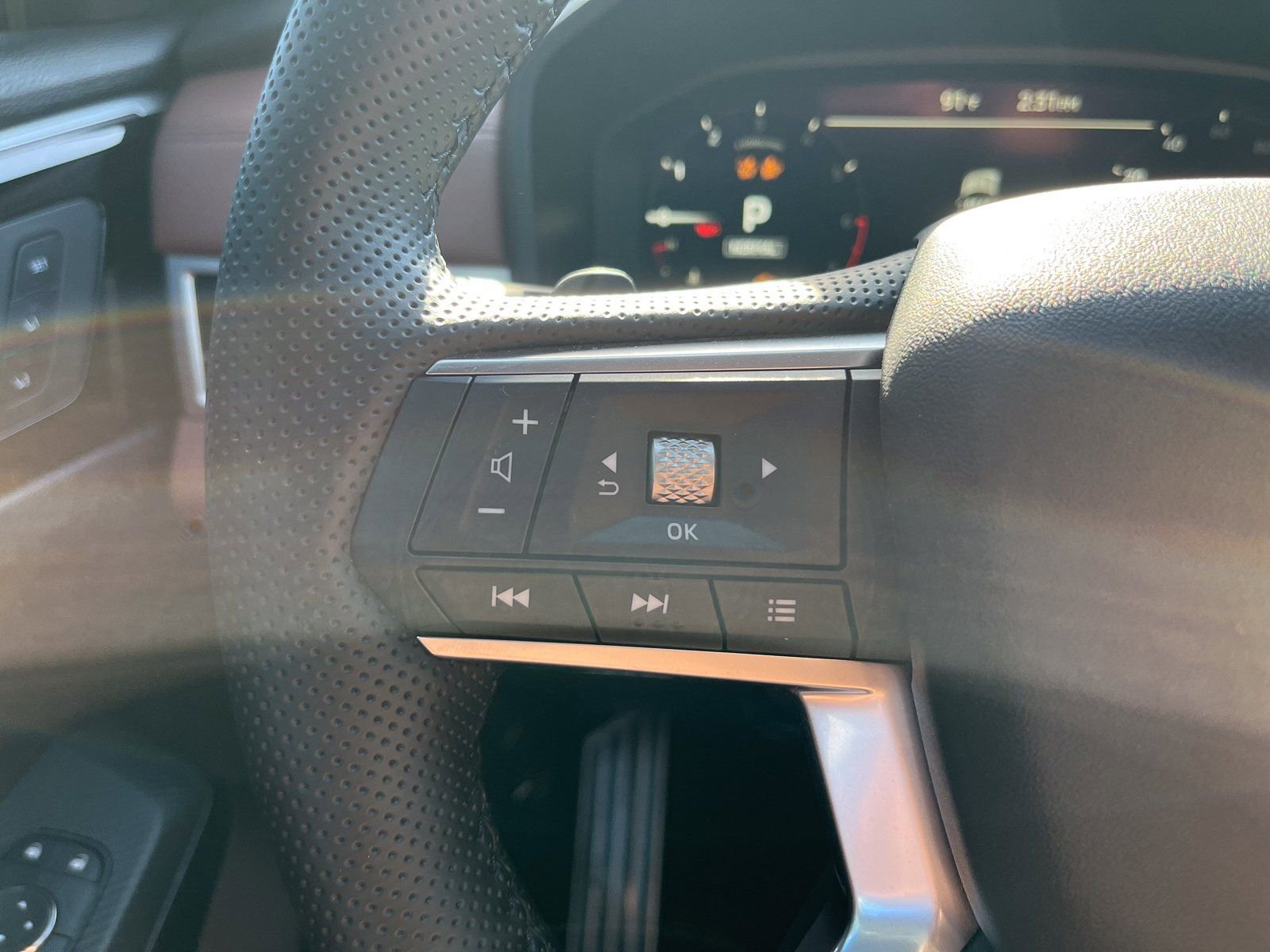 New 2025 Mitsubishi Outlander SEL image 25