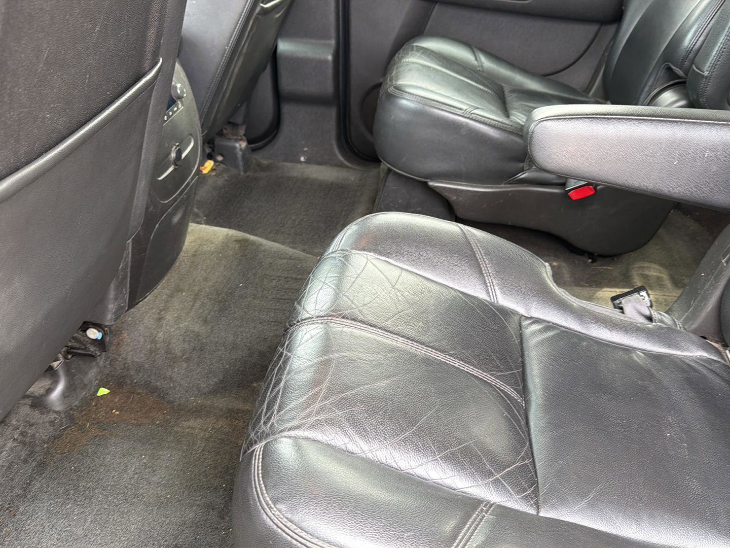 Used 2014 GMC Yukon XL SLT w/ SLT-2 Equipment Package AWD/4WD image 24