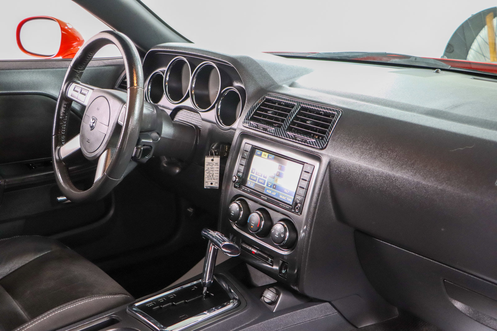 Used 2010 Dodge Challenger SRT8 image 24