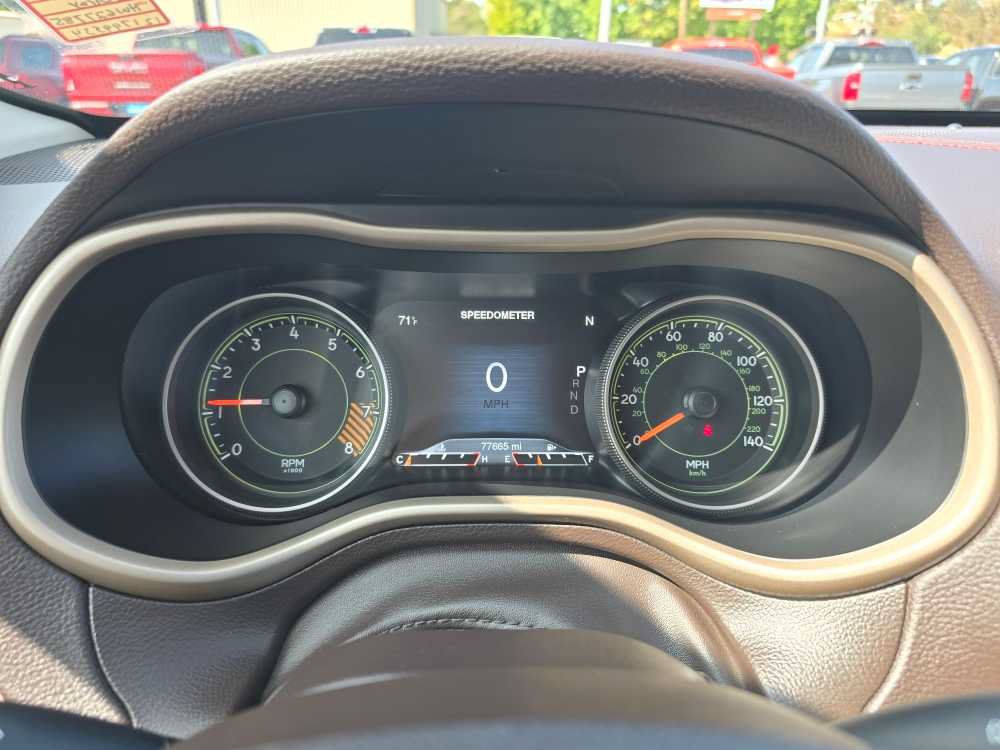 Used 2017 Jeep Cherokee Trailhawk AWD/4WD image 20