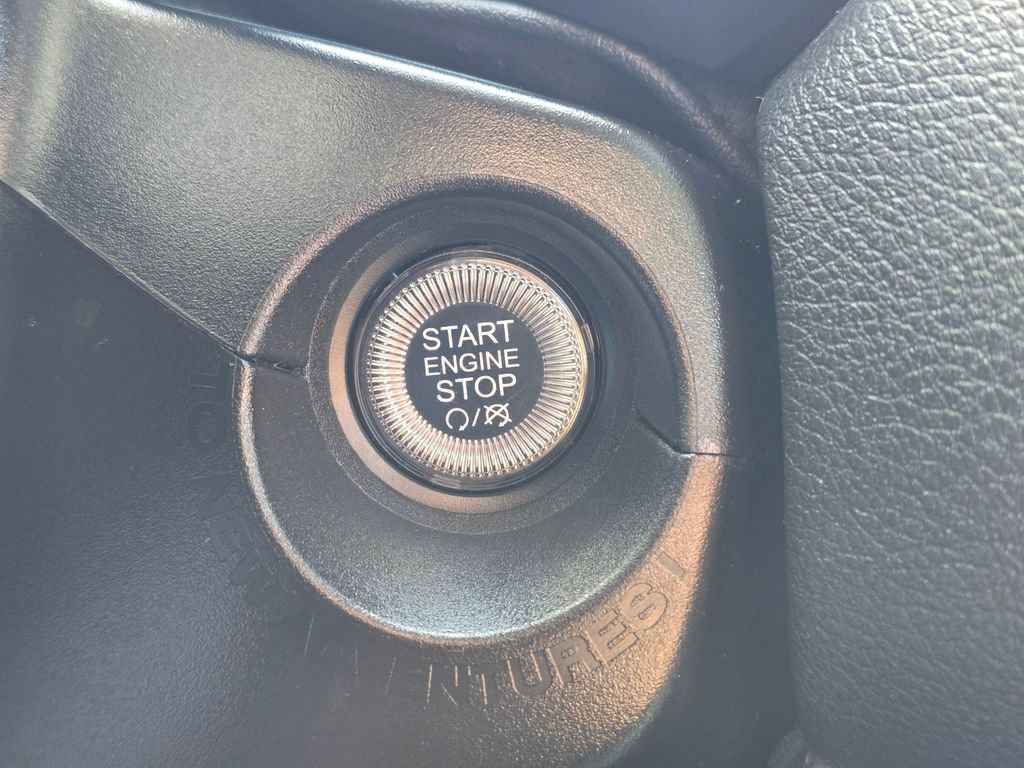 Used 2023 Jeep Renegade Latitude w/ Sun/Sound Group AWD/4WD image 25