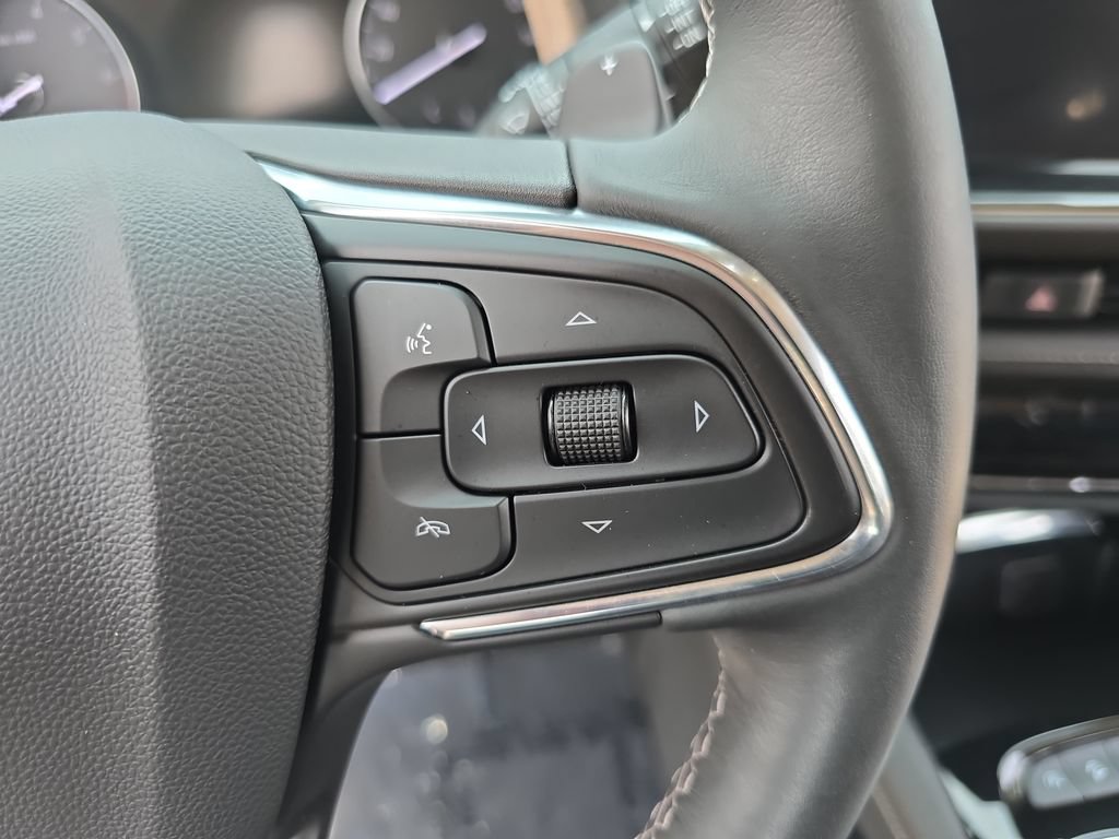 Certified 2023 Buick Envision Essence AWD/4WD image 18