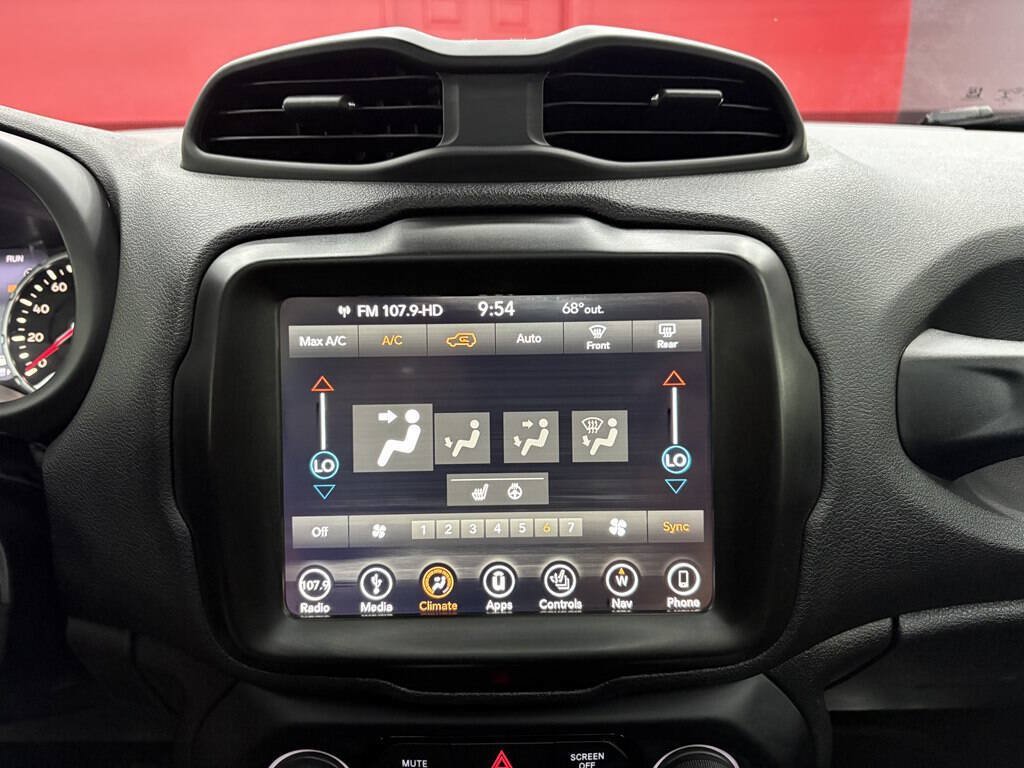 Used 2018 Jeep Renegade Limited w/ UConnect 8.4 Nav Group AWD/4WD image 21
